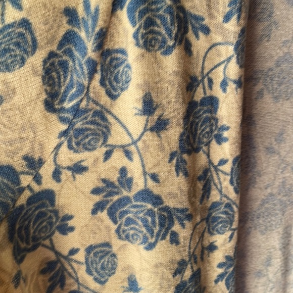 Lula Roe Sarah duster - Picture 3 of 3